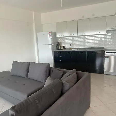 Yat Limani'nda Denize Sifir Genis Super Ev-1 Datça