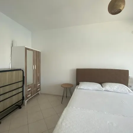 Yat Limani'nda Denize Sifir Genis Super Ev-1 * Datça